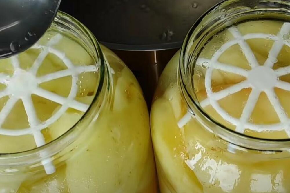 KISELE PEČENE PAPRIKE U TEGLI: Ne treba vam konzervans, LAKO SE PRAVI, ješćete je sa užitkom (VIDEO)