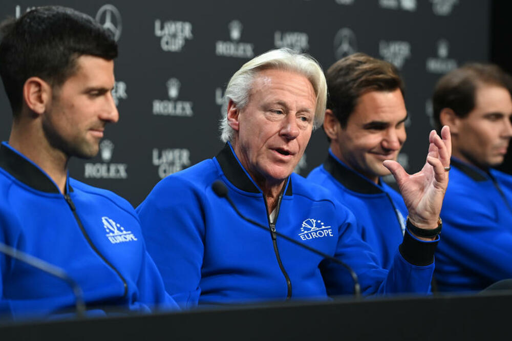 NOVAK ZAGRLIO FEDERERA, NADAL OBLIVEN SUZAMA: Pogledajte kako se oproštaju najveći rivali u svetu tenisa! (VIDEO)