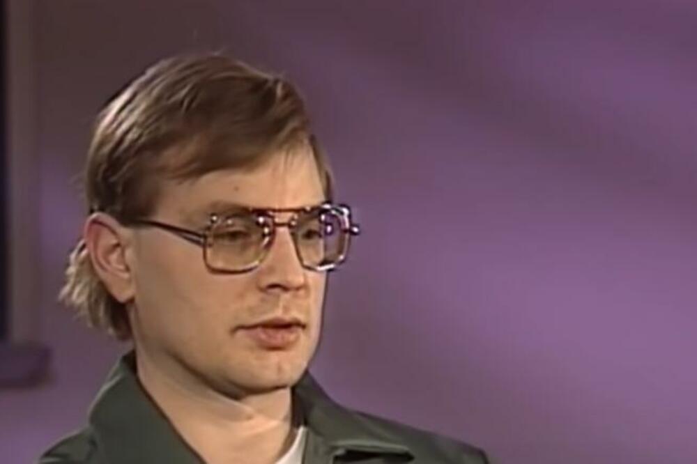 NOVI DOKAZI U SLUČAJU NAJGOREG SERIJSKOG UBICE OTKRILI STRAŠNU ISTINU! Tiču se njegovog oca i LEDE KRV (VIDEO)