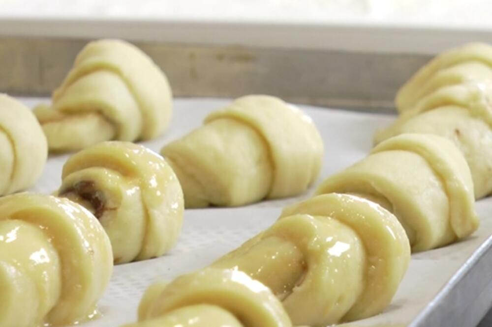 PROFESIONALNI PEKARI OTKRILI CAKU ZA MEKANO TESTO: Dodajte samo ova 2 SASTOJKA u BRAŠNO i TOPIĆE SE U USTIMA