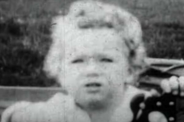 O OVOJ BEBI SA SLIKE JE STRAHOVAO CEO SVET! Postao POZNAT iz razloga koji LEDI KRV U ŽILAMA (VIDEO)