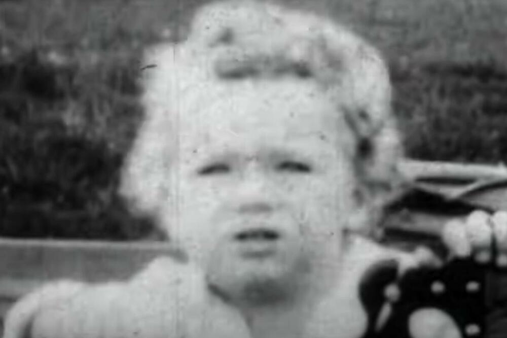 O OVOJ BEBI SA SLIKE JE STRAHOVAO CEO SVET! Postao POZNAT iz razloga koji LEDI KRV U ŽILAMA (VIDEO)