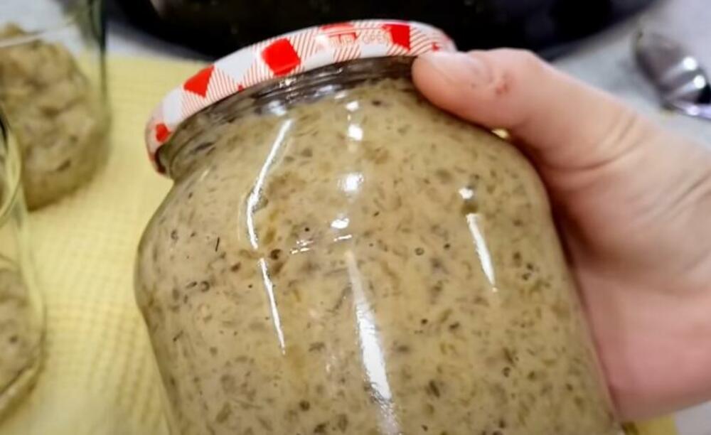 Ovaj beli ajvar svi traže: Sprema se mnogo brže od klasičnog, a evo po čemu je drugačiji