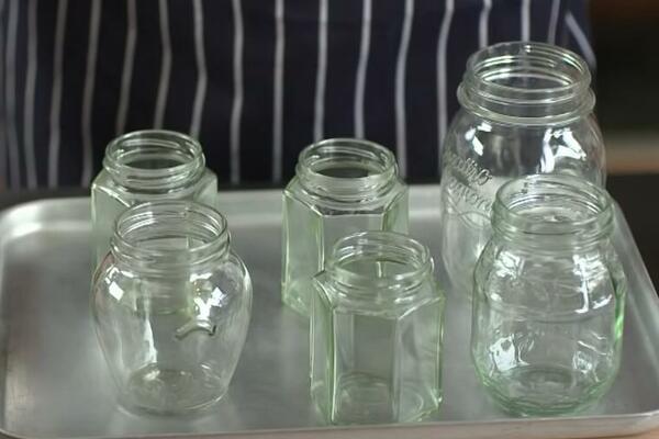 "NIJE ČAJ, NI ZIMNICA": Carinik na Horgošu našao ČUDNU TEGLU, pogledajte šta je UNUTRA! (FOTO)