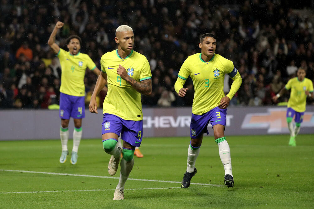 BRAZIL NIJE IMAO MILOSTI PREMA GANI: Karioke tempiraju formu za Mundijal i duel protiv Srbije!