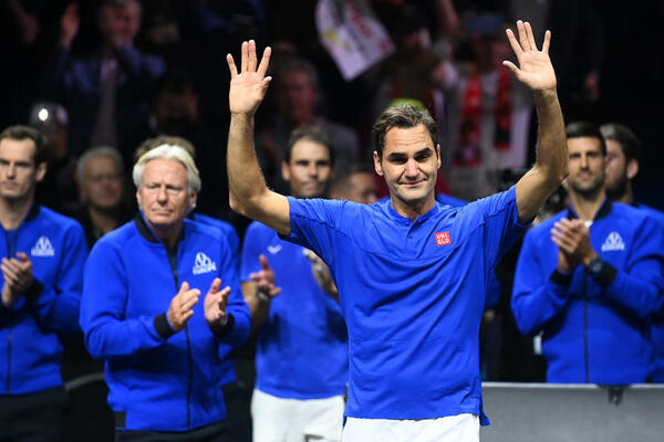 ŠVAJCARAC NIJE MOGAO DA ZADRŽI SUZE: Federer posle poslednjeg poena briznuo u plač, ni Nadalu nije bilo lako! VIDEO