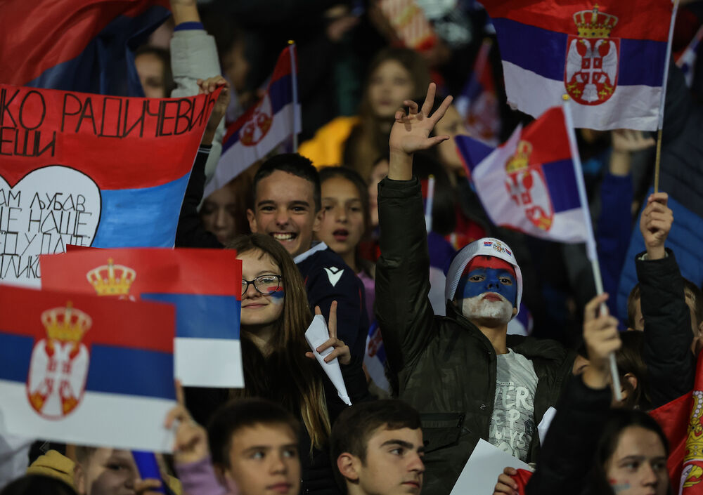 Deca, Deca navijači Srbije, Navijači Srbije