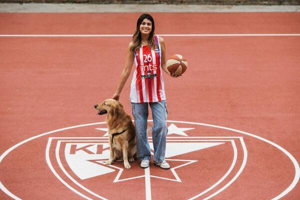 ZVEZDA PREDSTAVILA DRESOVE ZA NOVU SEZONU: Izgledaju MOĆNO, a ovako stoje Mini Nedović! (FOTO)