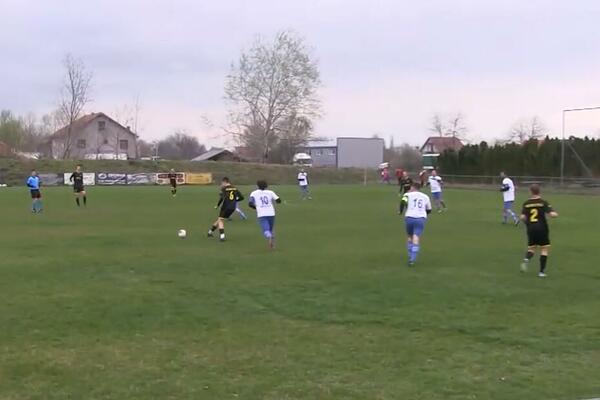 NOVI SKANDAL U SRPSKOM FUDBALU: Navijači upali na teren i počeli OPŠTU TUČU, jedan igrač povređen!