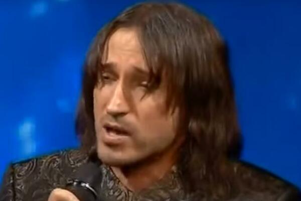 STAO JE PRED PUBLIKU I ŽIRI I SVE ŽIVE ODUVAO NASTUPOM: Ljudi su bukvalno brisali suze s lica (VIDEO)