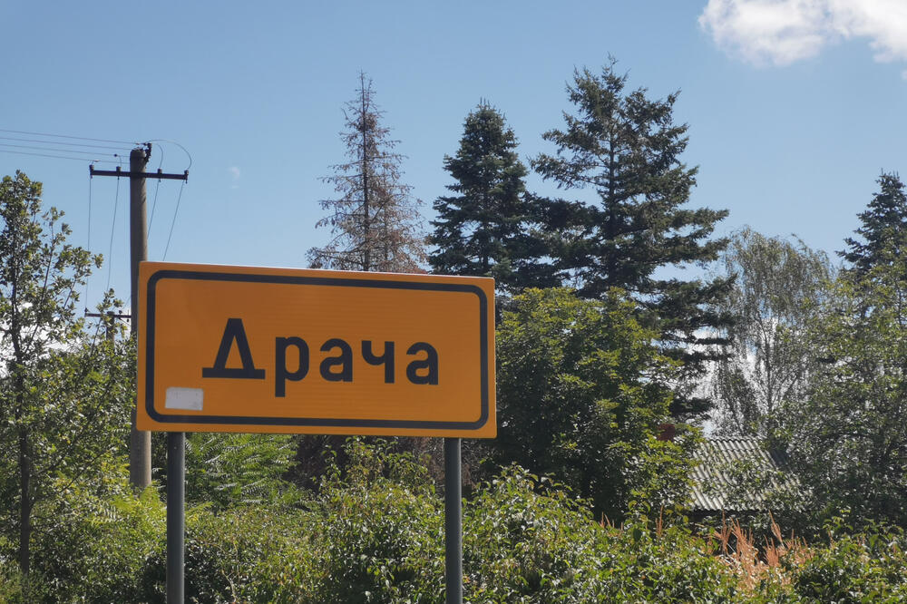 KAKAV DRGULJ IMA SELO DRAČA! Svetinja koja će oduševiti SVE SRBE: U crkvenoj porti je sahanjen VELIKI KOMADANT