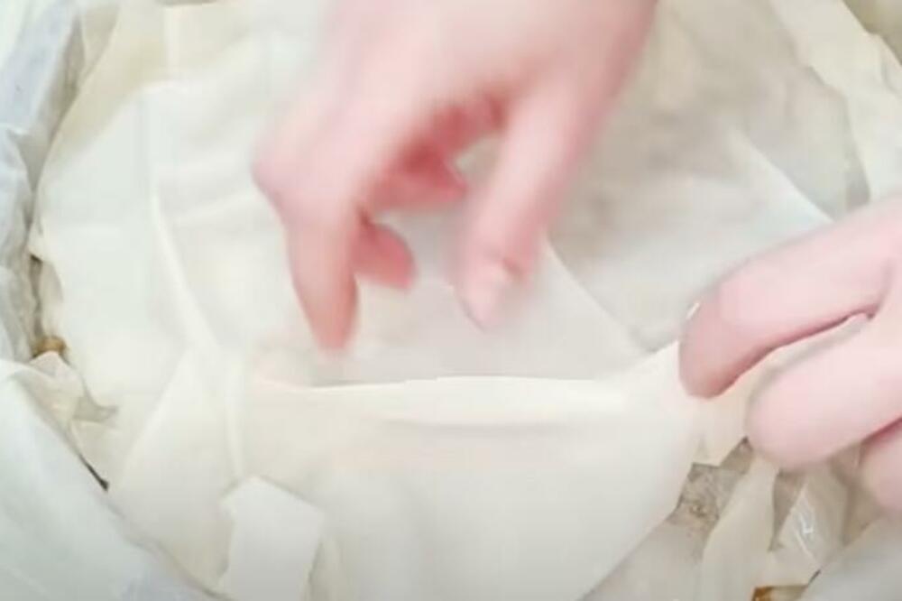 BOSANCI IMAJU SVOJ RECEPT ZA BUREK, A NAŠE DOMAĆICE GA SPREMAJU NA OVAJ NAČIN: 1 SASTOJAK ih RAZLIKUJE, procenite