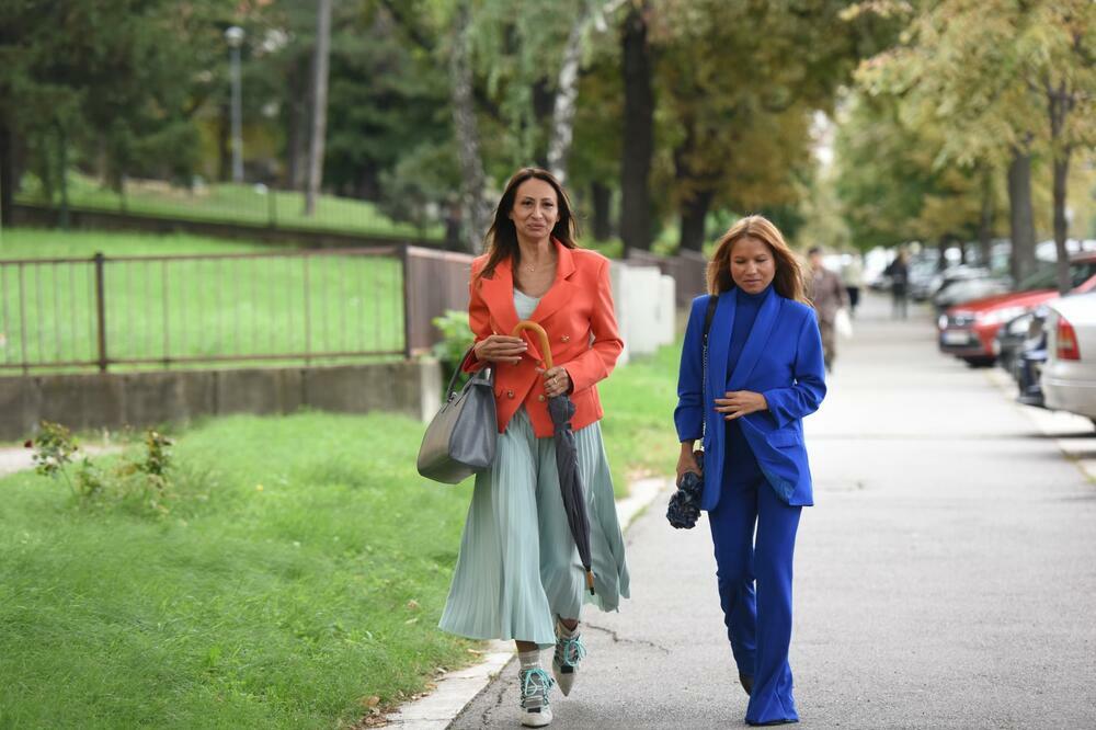 PRVA DAMA BELIVUKOVOG KLANA STIGLA NA SUĐENJE! Izgleda kao milion dolara, svi gledaju u nju (FOTO)