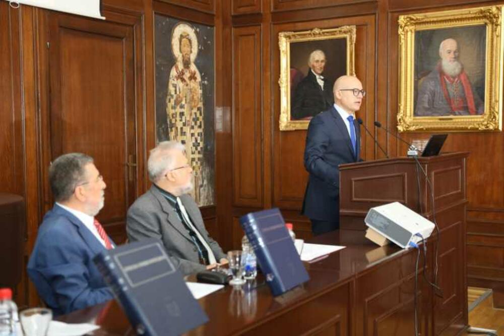 ZNAČAJAN DAN ZA MATICU SRPSKU: U Novom Sadu predstavljene knjige III toma Srpske enciklopedije