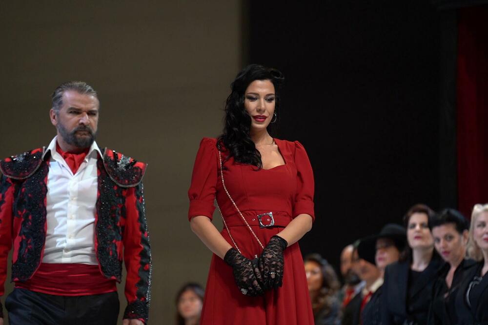 SPEKTAKL U NOVOM SADU! Posle 25 godina opera Karmen na sceni Srpskog narodnog pozorišta (FOTO)