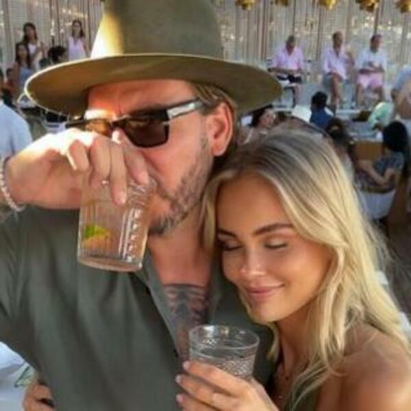 POZNATI FUDBALER ŠOKIRAO! Bolje da platim ESKORT DAMU, nego da me ganjaju SPONZORUŠE! (FOTO)