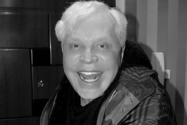 UPRAVO JE SAOPŠTENO: Umro POZNATI PEVAČ, TUGA