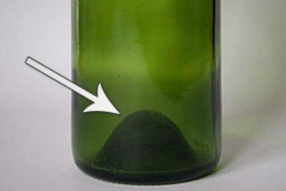 DA LI ZNATE ČEMU SLUŽI ISPUPČENJE NA DNU VINSKE FLAŠE? Odgovor će vas zaprepastiti (VIDEO)