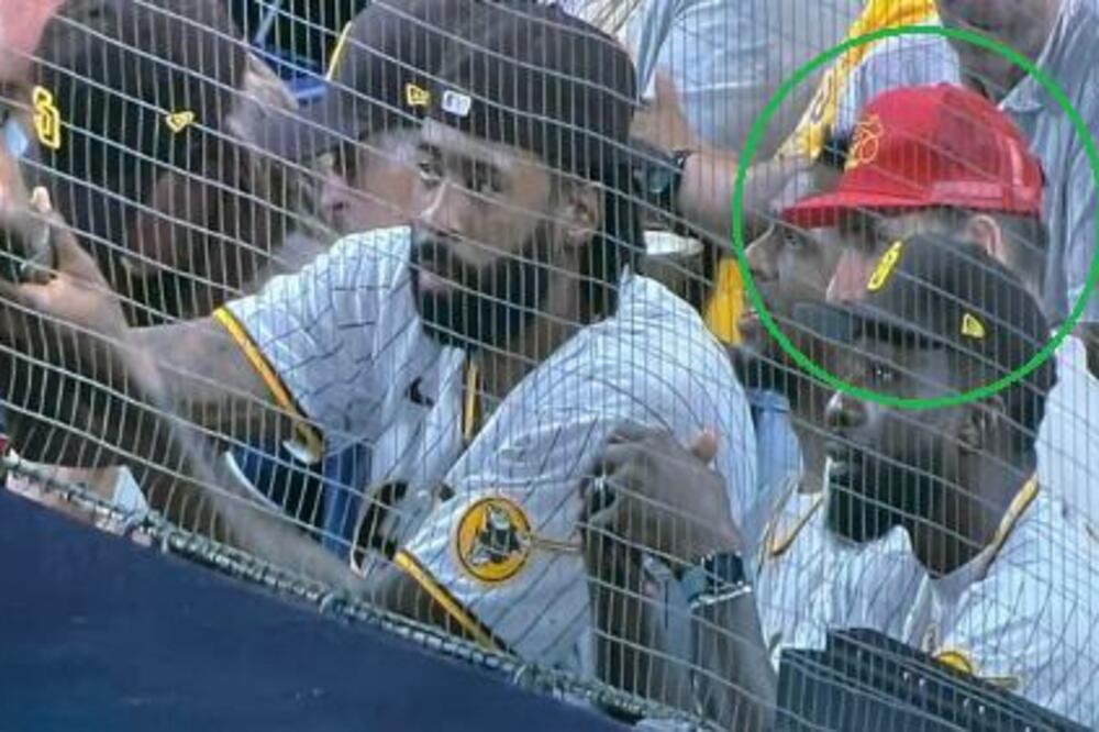 MVP GLEDA MLB! Jokić U ČUDU posmatra, saigrač mu objašnjava, ali ko će ovo da razume! (VIDEO)