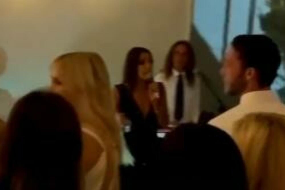 POZVALI JE DA PEVA NA SVADBI, A ONDA JE MLADOŽENJI URADILA OVO: Aleksandra nije mogla da se suzdrži (VIDEO)