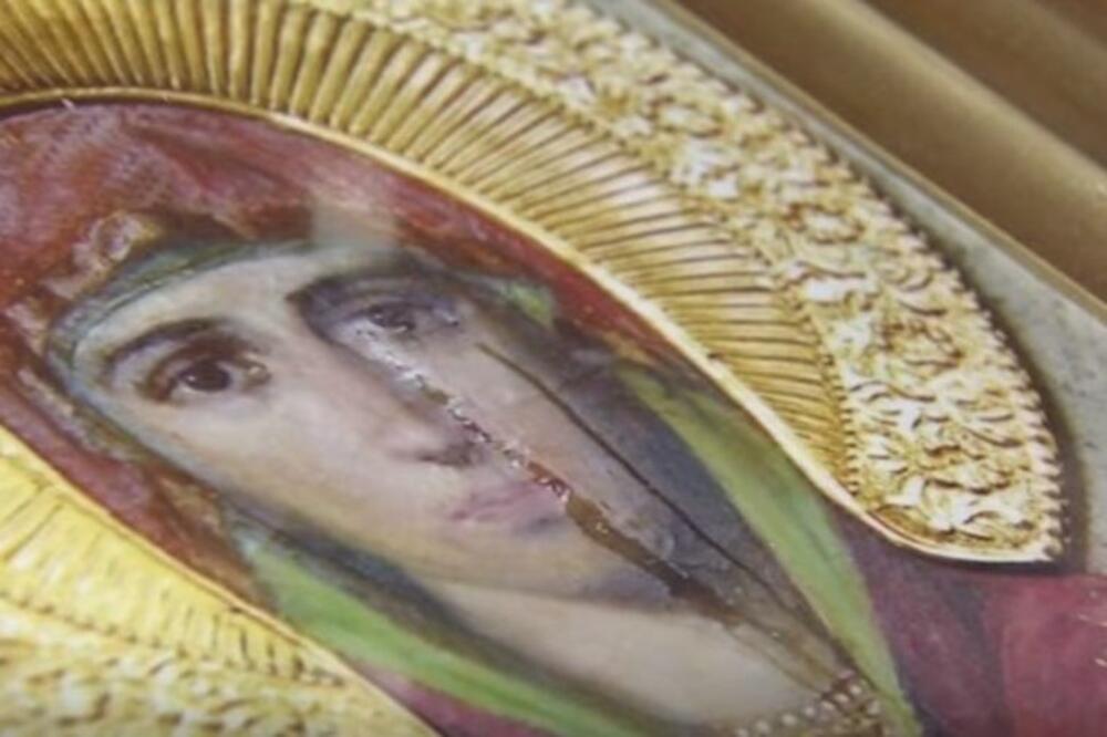 Uplakane ikone, Ikone