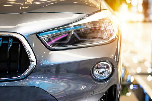 ODLIČAN TRIK ZA ČIŠĆENJE FAROVA: Sve što vam treba je OVO da budu kao novi!