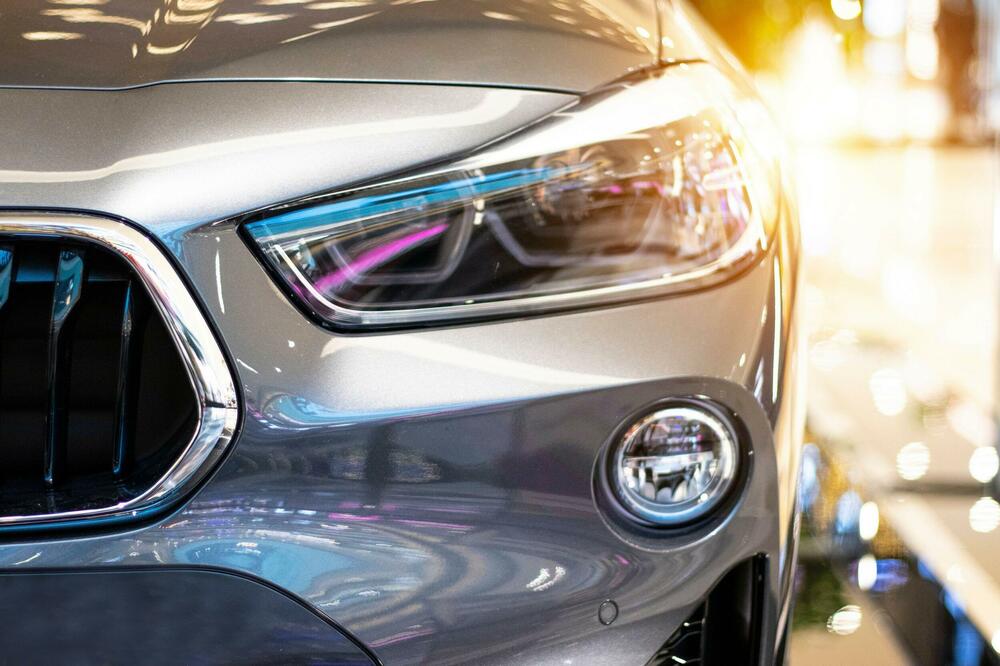 ODLIČAN TRIK ZA ČIŠĆENJE FAROVA: Sve što vam treba je OVO da budu kao novi!