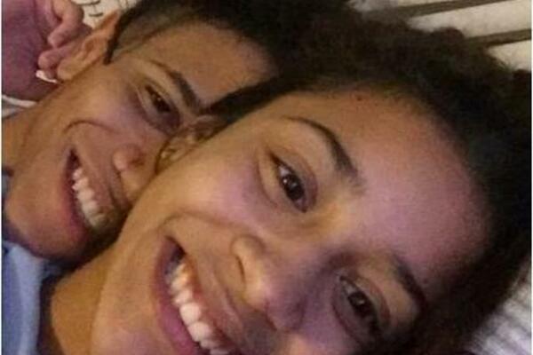 DEČKO I DEVOJKA OBJAVILI ZAJEDNIČKU SLIKU, A SVI SU BULJILI SAMO U JEDNO: Da li je ovo moguće? (FOTO)