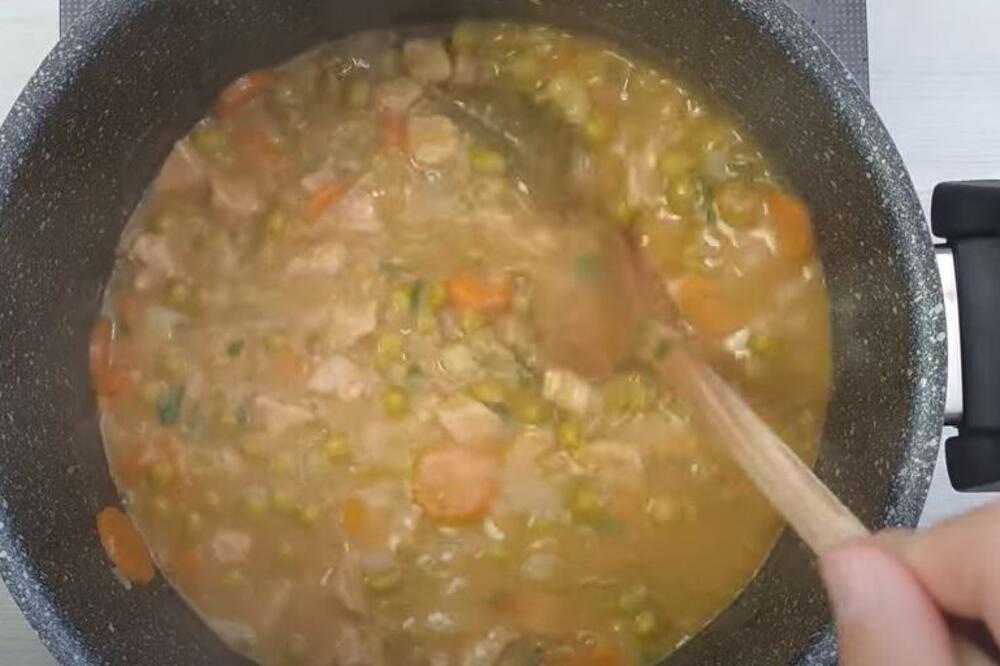 OVAKO MAĐARI SPREMAJU ČORBU: Pikantan UKUS daje 1 POVRĆE koje SRBI obožavaju, prava VITAMINSKA BOMBA