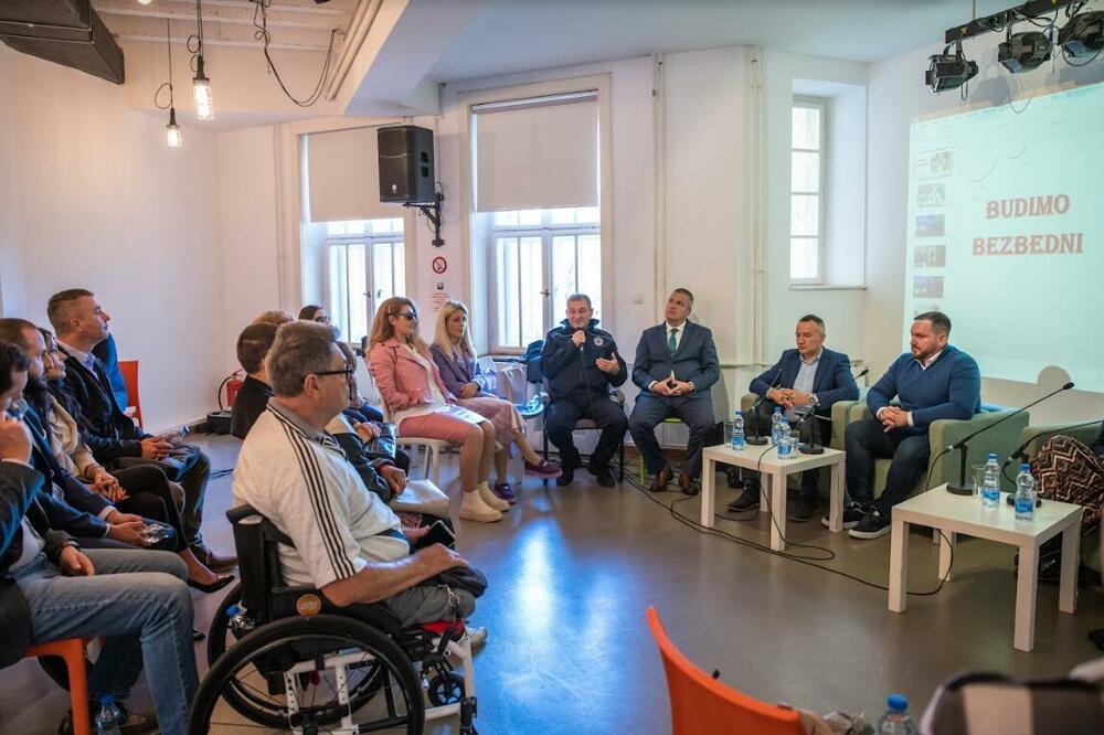 U USTANOVI KULTURE "PAROBROD" ODRŽANA TRIBINA "BUDIMO BEZBEDNI": Dea Đurđević poslala snažnu poruku (VIDEO)