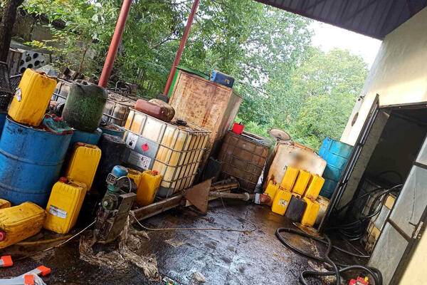 U SOMBORU SKLADIŠTILI 14.300 LITARA GORIVA: Policija našla i mnogo PARA, dvojica uhapšena!