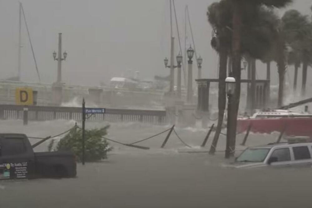 OSIGURAVAJUĆA DRUŠTVA MOGU DA DOŽIVE POTPUNU PROPAST: Uragan na Flodi napravio HAVARIJU! (FOTO)
