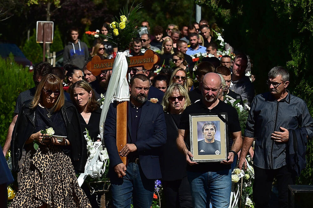 TIHA JEZA! Bivši golman Partizana ispraćen na večni počinak... (FOTO)