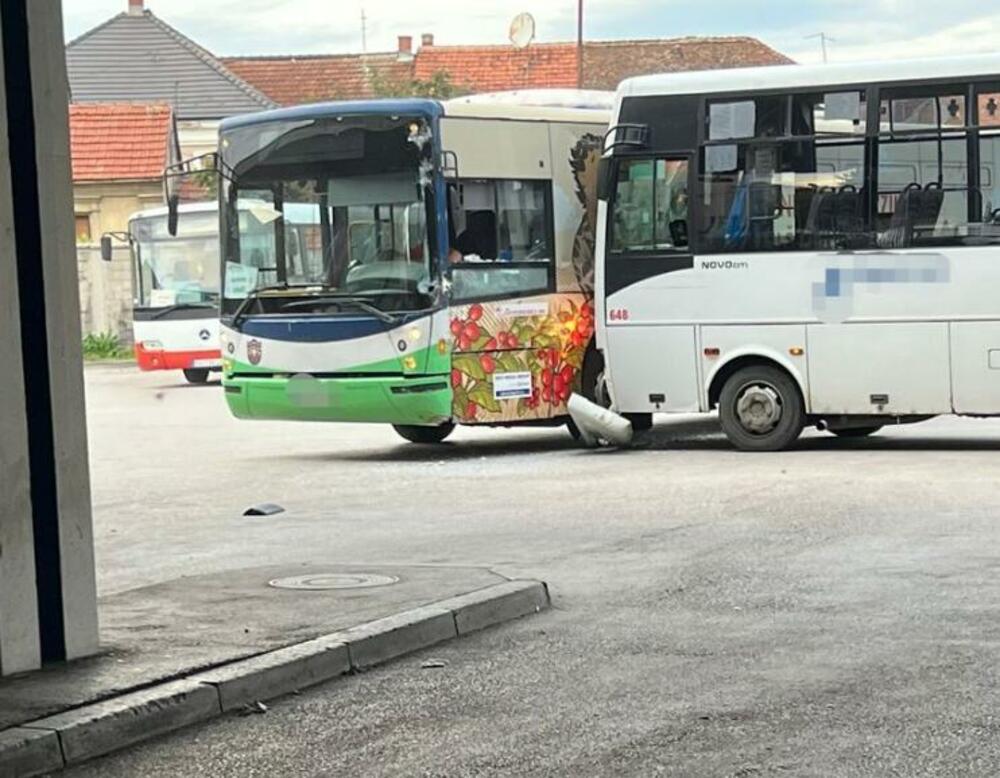 Autobus, Sudar