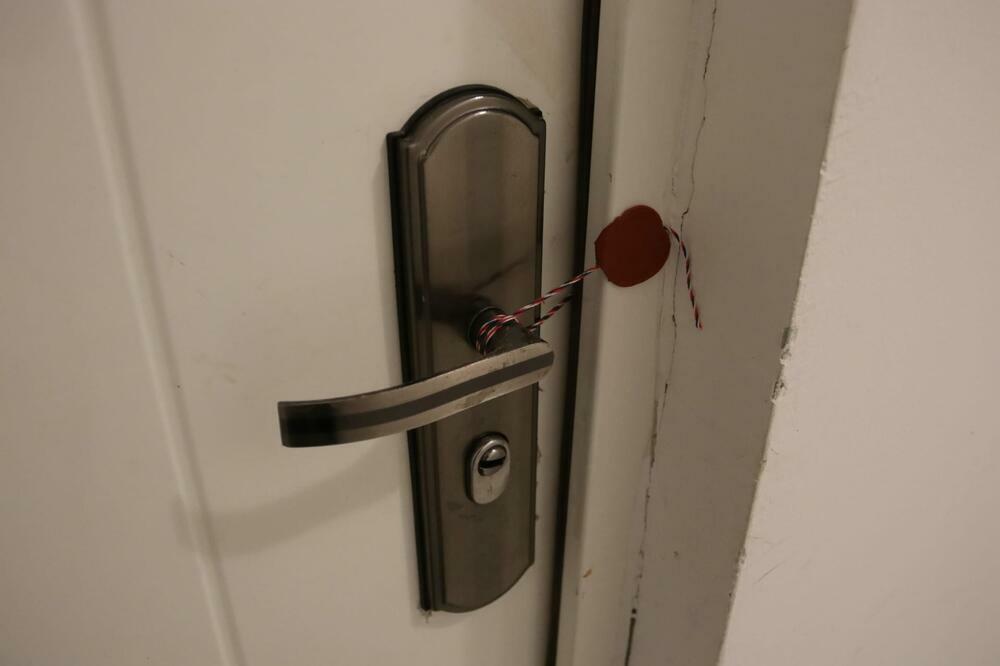 KAIŠEM UDAVILA SINA DOK JE SPAVAO PORED NJE, MUŽ ZATEKAO STRAVIČAN PRIZOR KAD SE PROBUDIO: Ovako se PRAVDALA (FOTO)