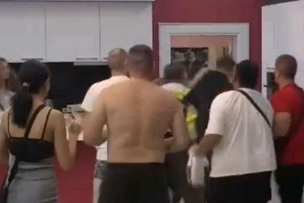 "MUKA MI JE, MANTA MI SE, VODITE ME NA SKENER!" Ćertiću pozlilo nakon što su ga BRUTALNO pretukli