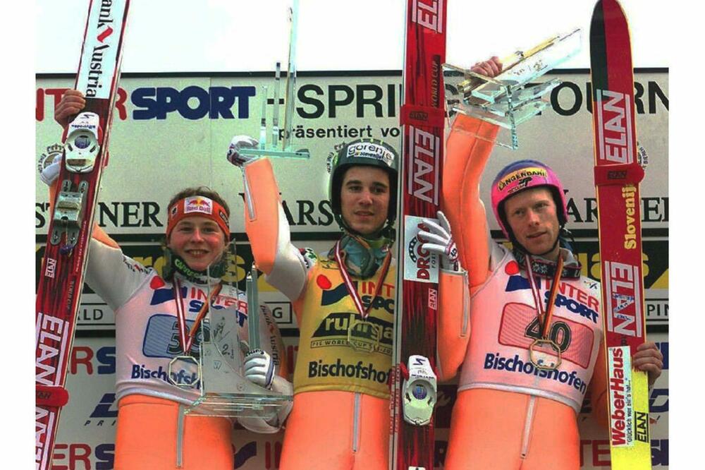 PODIGAO TRI PRSTA, PA PROGLAŠEN ZA ČETNIKA! Dobio srpska dokumenta, a onda se POKAJNIČKI vratio u svoju zemlju