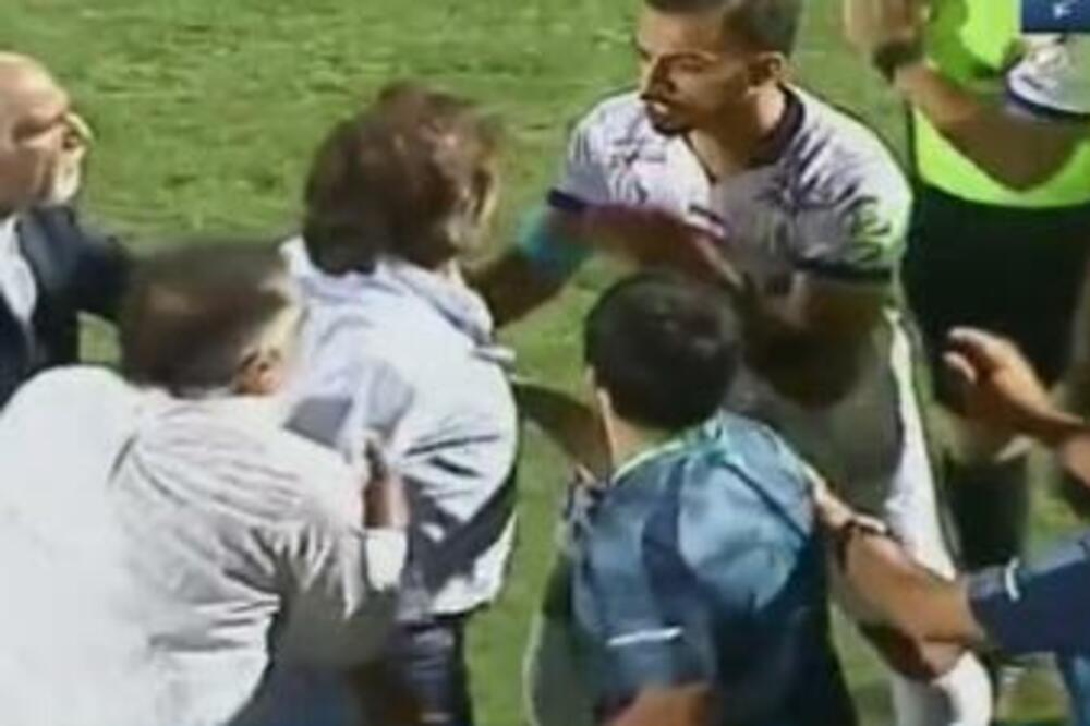 STRAŠAN SKANDAL BIVŠEG TRENERA ZVEZDE: Hteo da bije sudiju, protivnike, jedva ga izneli sa stadiona! (VIDEO)