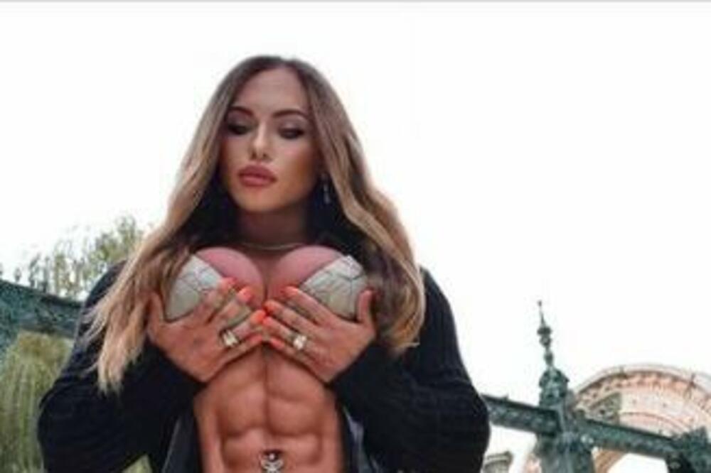 OVA ŽENA IMA TELO KOJE NIJE SA OVE PLANETE: Kada se SKINE DO POJASA, ostanu UKOČENI U MESTU (FOTO)