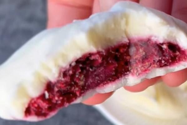 MOGU IH JESTI I ONI KOJI SU NA DIJETI: Zdrave kuglice od samo tri sastojaka, bez šećera i pečenja! (RECEPT)