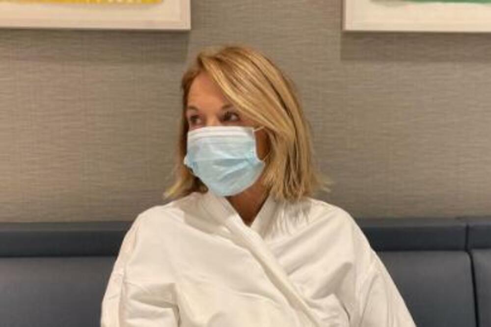 "POZLILO MI JE, SOBA JE POČELA DA SE VRTI": Pored VODITELJKE RTS-A, I NJENA KOLEGINICA OTKRILA DA IMA RAK DOJKE