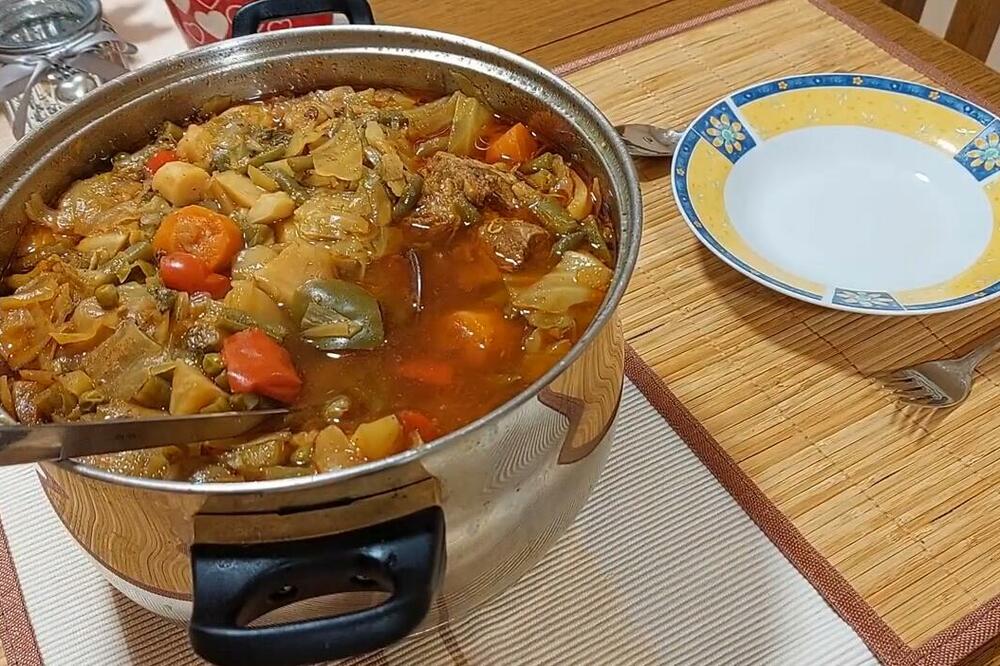 BOSANSKI LONAC JE OBOŽAVALA CELA JUGOSLAVIJA: Specijalitet pun mesa i povrća, a ovo je glavna FORA! (VIDEO)