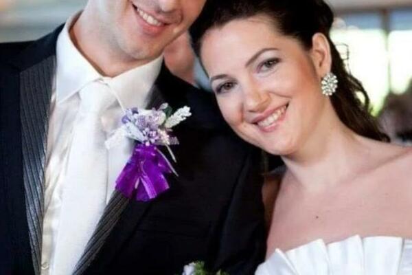 ŽENE BALAVE ZA SUPRUGOM JELENE TRIVIĆ, FRAJER I PO: Evo kako izgleda muž POLITIČARKE, pravi je APOLON (FOTO)