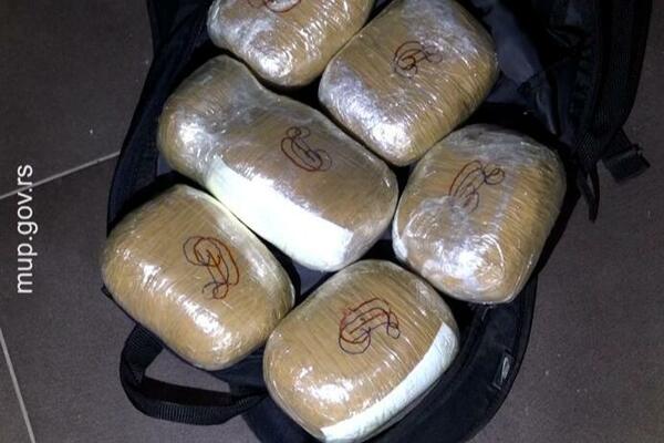 ZAPLENJENA VEĆA KOLIČINA DROGE: Uhapšeni dileri u Beogradu