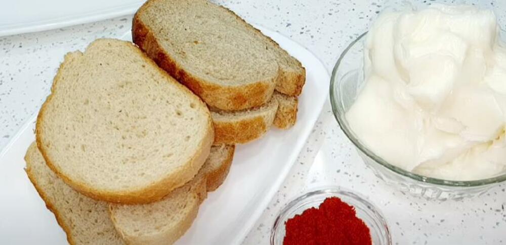 Hleb sa mašću i alevom paprikom