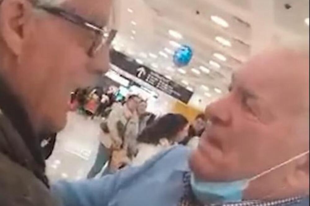 DIRLJIV SNIMAK BRAĆE KOJI SU SE SRELI POSLE 77 GODINA! "ZNAO SAM DA SI TO TI čim sam te video!"