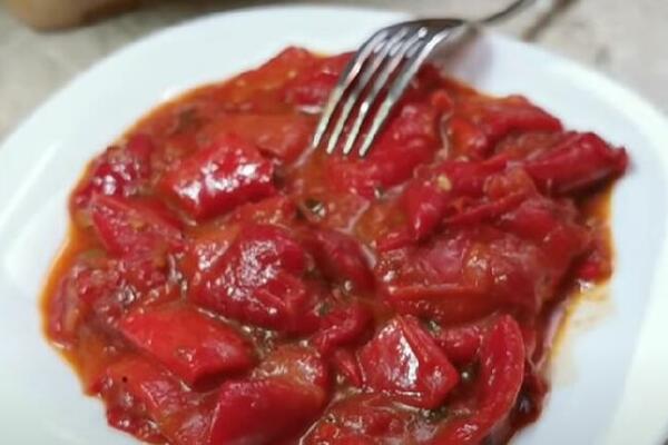 OVAKO MAKEDONCI SPREMAJU PINĐUR: Nema SRBINA koji ga NE VOLI, a njihov je UKUSNIJI od NAŠEG zbog 1 NAMIRNICE