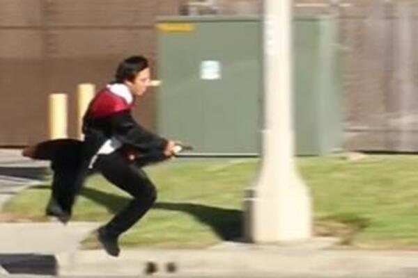 ILUZIONISTA SRUŠIO INTERNET NOVIM TRIKOM: Dobro pogledajte kako je ovo uradio! (VIDEO)