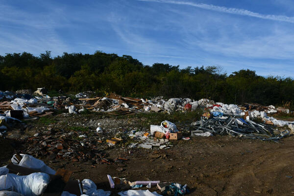 STANKOV ŽIVOT ĆE VAS OSTAVITI BEZ REČI: Navikao na samoću i GLAD, a mnogima će se SMUČITI kad vide šta JEDE (VIDEO)