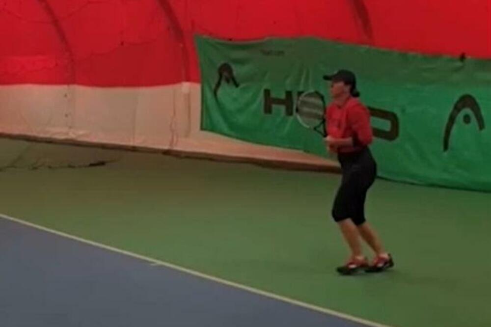 ROĐENI POBEDNIK! Jelena se ozbiljno sprema za egzibicioni turnir! (FOTO)